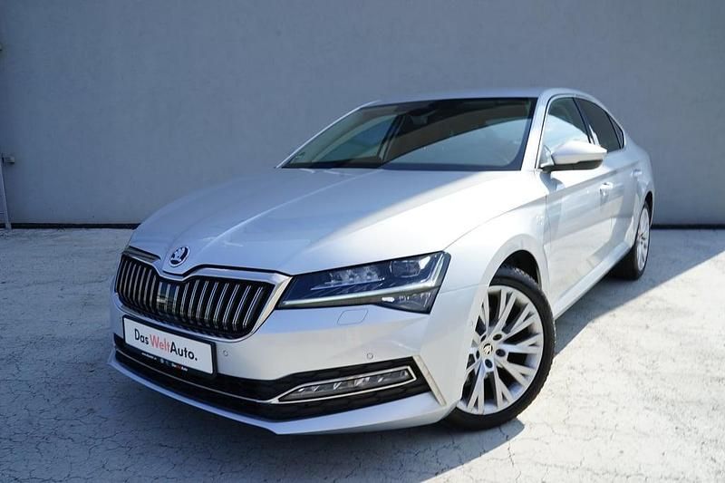 Gri deschis metalic perleffect Utilizat 2020 Skoda Superb LAURIN & KLEMENT Berlinǎ | 24.500 EUR (Preț OK) - Imagine 1/4