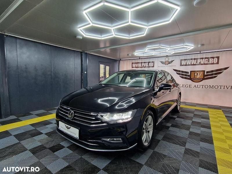 Culoarenegru Utilizat 2020 VW Passat Highline Berlinǎ | 18.990 EUR (Preț OK) - Imagine 1/4