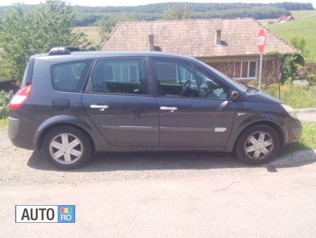 Second-hand Renault Grand Scénic II 110 CP (80 kW) 2005 Albastru Monovolum