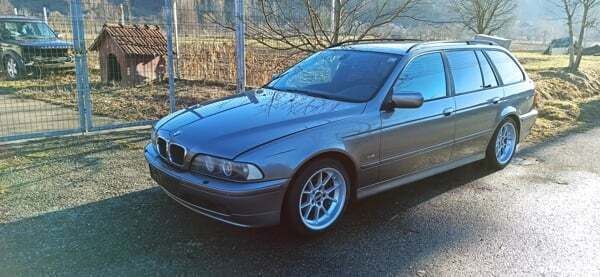 Gri Utilizat 2002 BMW 520 Lifestyle Break | 7.500 EUR - Imagine 1/4