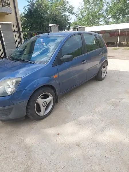 Utilizat 2005 Ford Fiesta Hatchback | 1.300 EUR (Preț OK) - Imagine 1/4