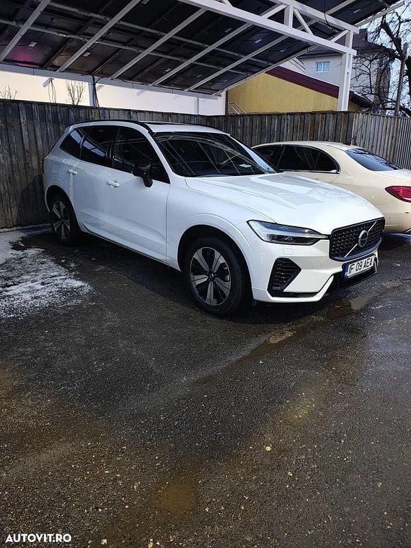 Second-hand Volvo XC60 Plus 398 CP (292 kW) 2023 Culoarealb SUV