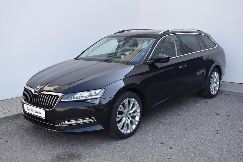 Negru metalic Utilizat 2022 Skoda Superb Style Break | 20.200 EUR (Preț OK) - Imagine 1/4