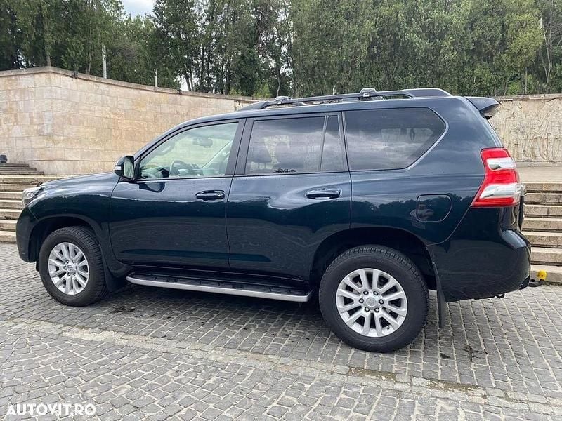 Culoaregri Utilizat 2015 Toyota Land Cruiser Luxury SUV | 32.950 EUR - Imagine 1/4