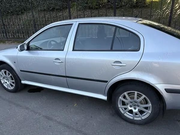 Utilizat 2008 Skoda Octavia Berlinǎ | 9.000 EUR - Imagine 1/4