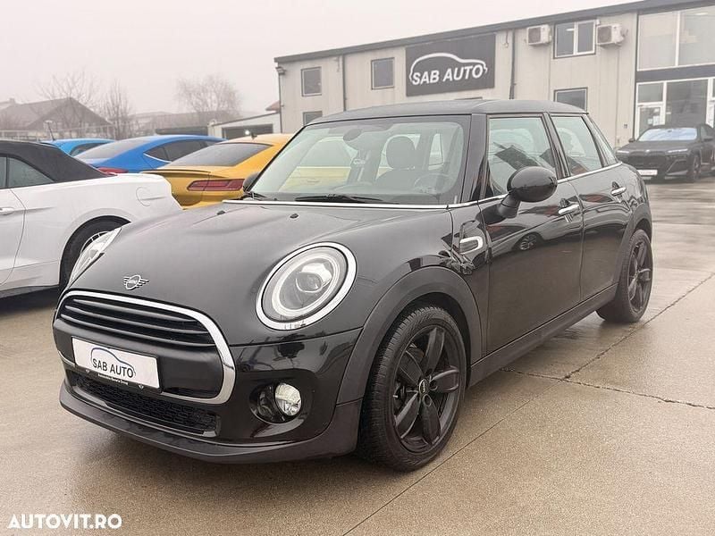 Culoarenegru Utilizat 2018 Mini ONE Hatchback | 11.990 EUR (Preț OK) - Imagine 1/4