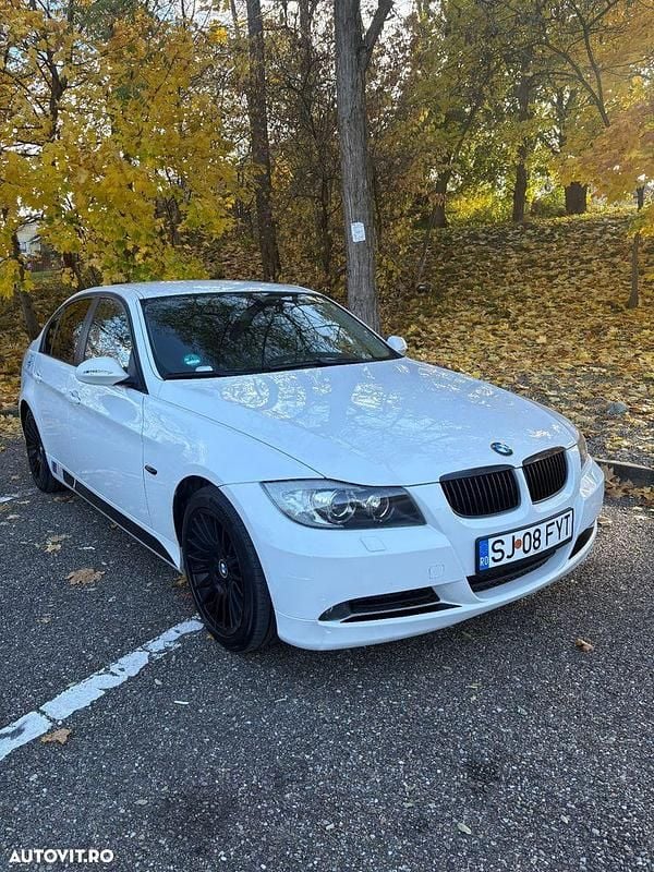 Culoarealb Utilizat 2007 BMW 318 Berlinǎ | 5.290 EUR (Puțin scump) - Imagine 1/4