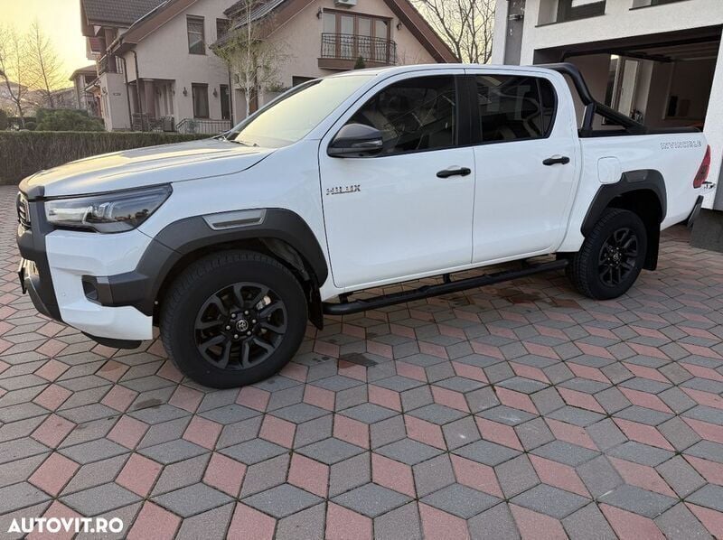Second-hand Toyota HiLux 204 CP (150 kW) 2023 Alb Pickup