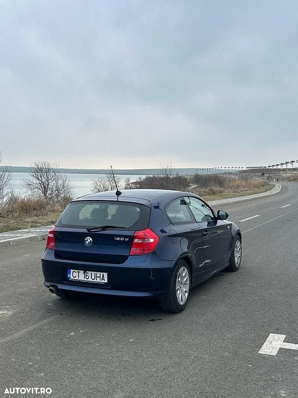 Culoarealbastru Utilizat 2011 BMW 120 Coupé Coupe | 4.800 EUR - Imagine 1/4