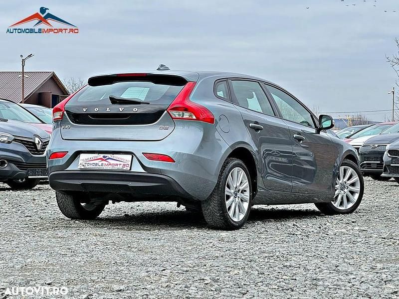Second-hand Volvo V40 Momentum 120 CP (88 kW) 2016 Culoaregri Hatchback