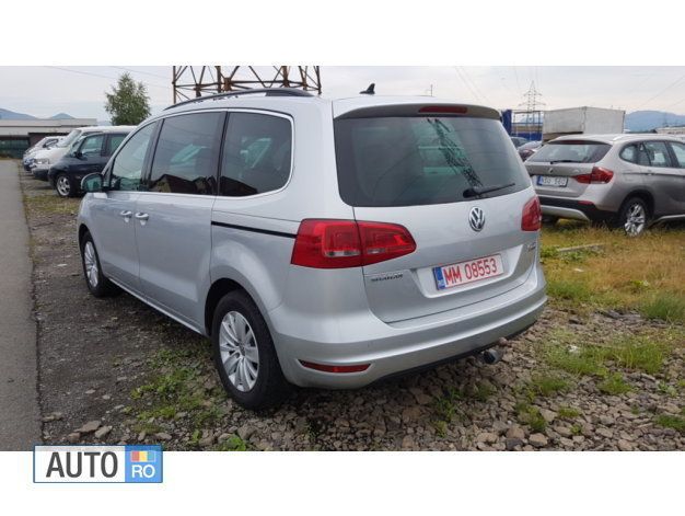 Second-hand VW Sharan 140 CP (102 kW) 2011 Argintiu Monovolum