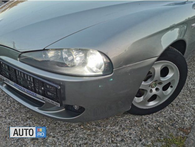 Second-hand Alfa Romeo 147 110 CP (80 kW) 2004 Gri Hatchback