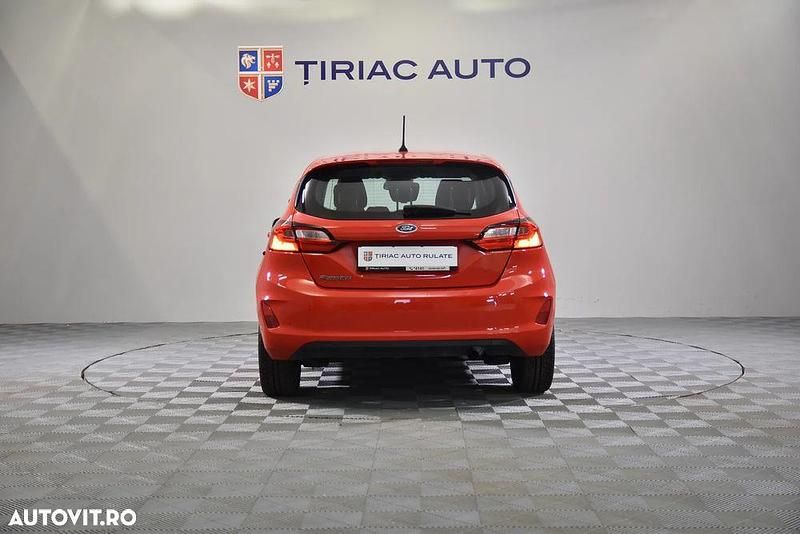 Second-hand Ford Fiesta 100 CP (73 kW) 2022 Culoarerosu Hatchback