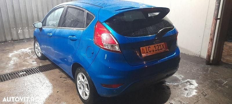 Second-hand Ford Fiesta 100 CP (73 kW) 2015 Culoarealbastru