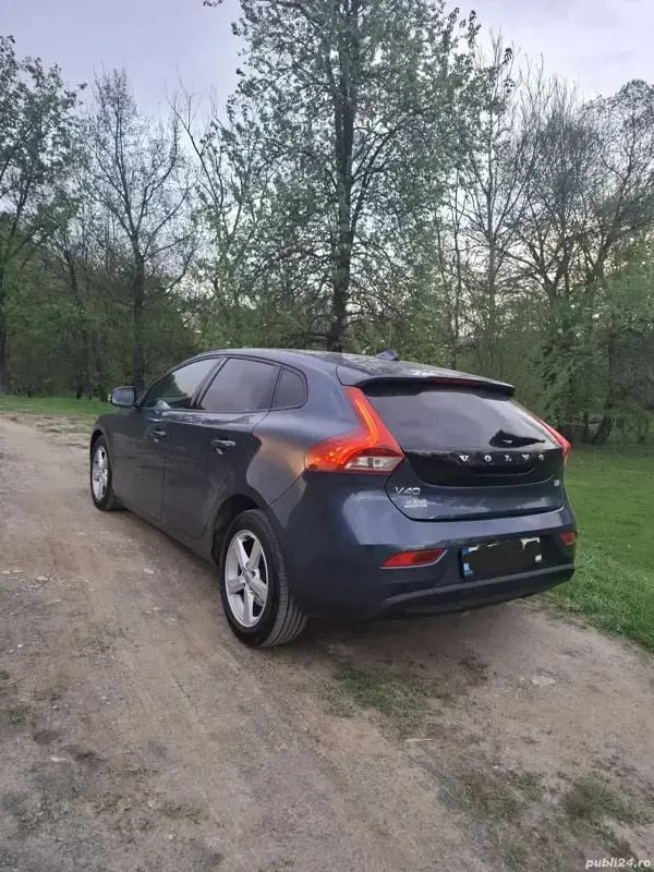 Second-hand Volvo V40 122 CP (89 kW) 2019 Break