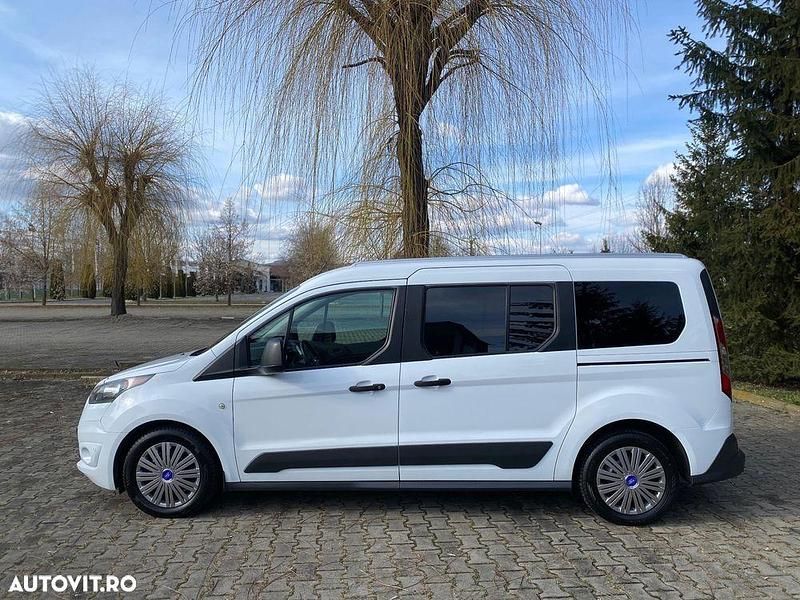 Second-hand Ford Tourneo Connect Titanium 100 CP (73 kW) 2018 Culoarealb Monovolum