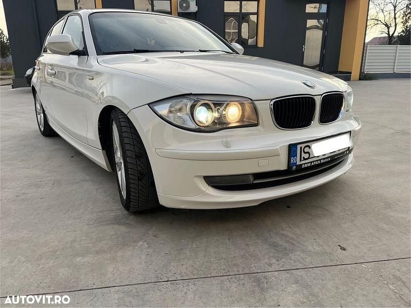 Culoarealb Utilizat 2011 BMW 123 Hatchback | 5.200 EUR - Imagine 1/4