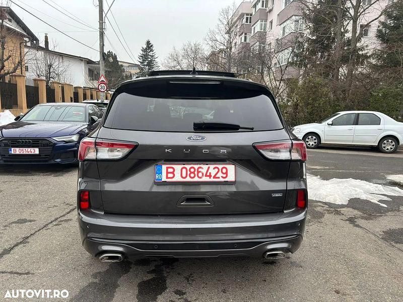 Second-hand Ford Kuga ST-Line X 225 CP (165 kW) 2021 Culoaregri SUV