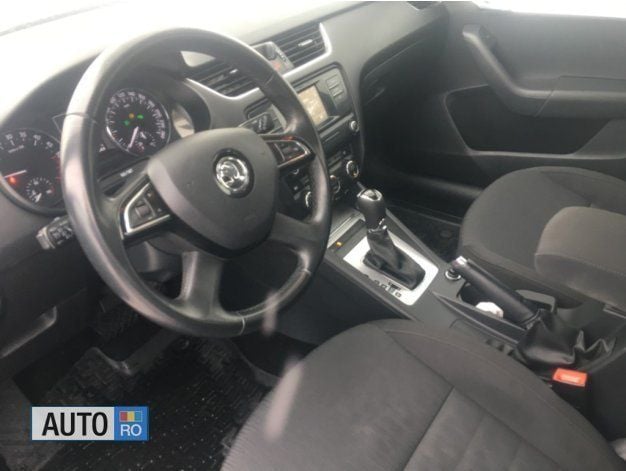 Albastru Utilizat 2015 Skoda Octavia Break | 10.200 EUR (Preț OK) - Imagine 1/2