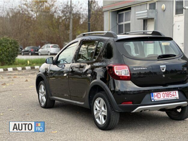 Second-hand Dacia Sandero Stepway 90 CP (66 kW) 2016 Negru Hatchback