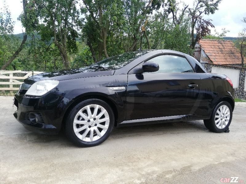 Second-hand Opel Tigra 80 CP (58 kW) 2006 Negru Cabrio