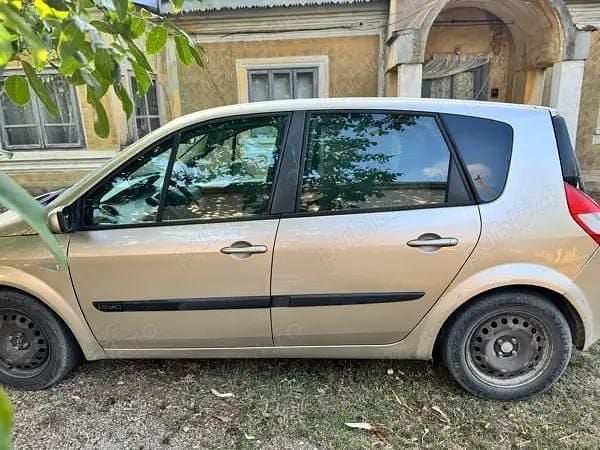 Utilizat 2006 Renault Mégane II Monovolum | 800 EUR (Preț bun) - Imagine 1/4