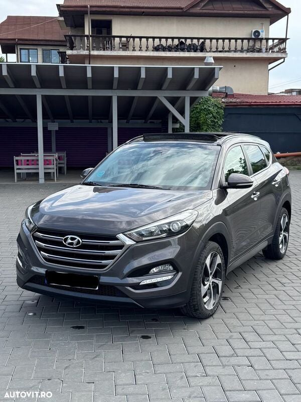 Gri Utilizat 2016 Hyundai Tucson SUV | 12.499 EUR (Preț OK) - Imagine 1/4