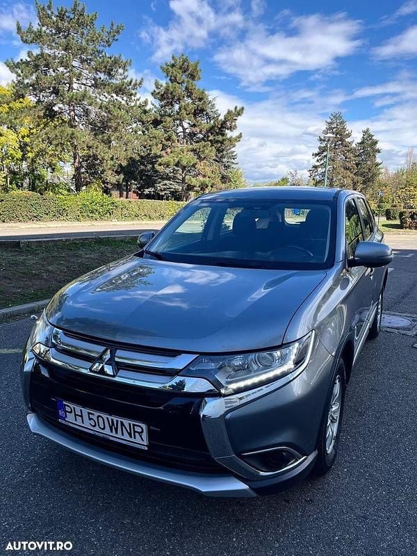 Culoaregri Utilizat 2016 Mitsubishi Outlander Invite SUV | 10.900 EUR (Preț OK) - Imagine 1/4