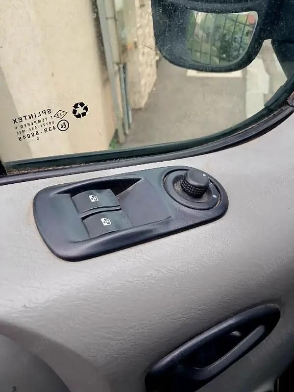 Second-hand Nissan Primastar 115 CP (84 kW) 2006 Monovolum