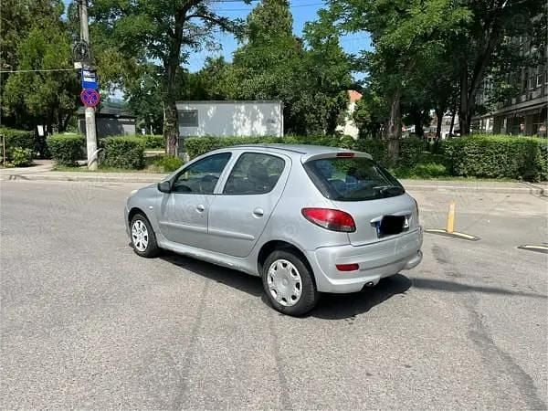 Utilizat 2012 Peugeot 206 Hatchback | 1.400 EUR - Imagine 1/4