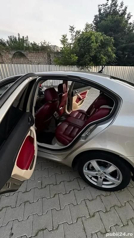 Utilizat 2005 Skoda Octavia Berlinǎ | 2.300 EUR (Preț OK) - Imagine 1/4