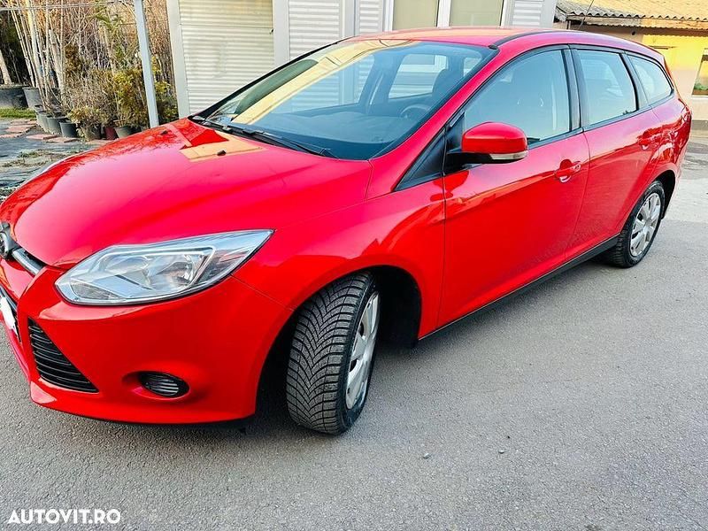 Rosu Utilizat 2014 Ford Focus Break | 4.100 EUR (Super Preț) - Imagine 1/4