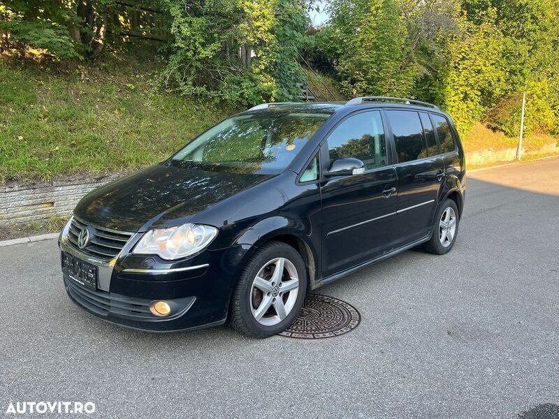Negru Utilizat 2007 VW Touran Highline Monovolum | 2.500 EUR (Preț bun) - Imagine 1/4