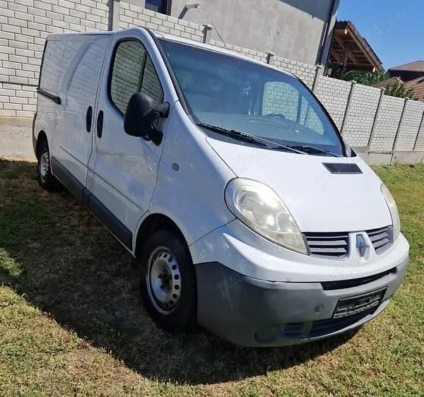 Utilizat 2010 Renault Trafic Van | 3.800 EUR (Preț bun) - Imagine 1/4