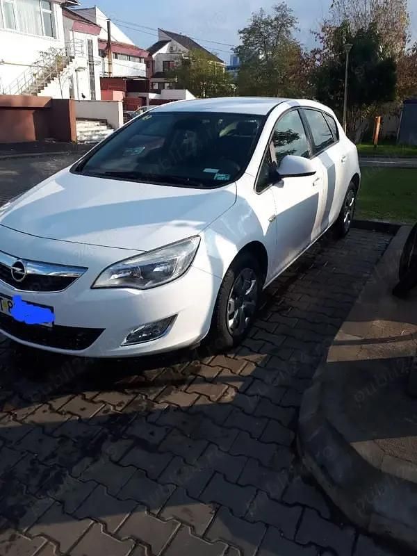 Second-hand Opel Astra 101 CP (74 kW) 2011 Hatchback