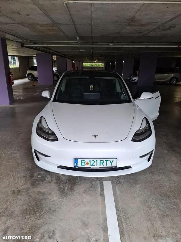Culoarealb Utilizat 2019 Tesla Model 3 Berlinǎ | 19.500 EUR (Preț bun) - Imagine 1/4