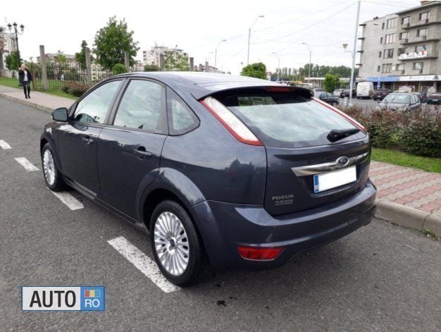 Gri Utilizat 2008 Ford Focus Hatchback | 3.800 EUR (Scump) - Imagine 1/4