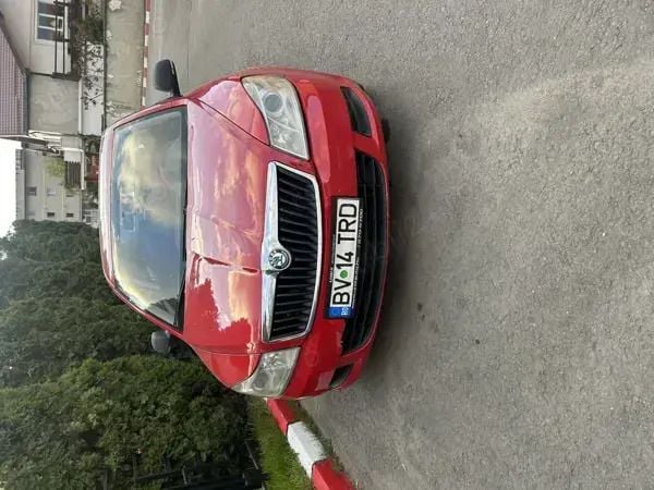 Utilizat 2010 Skoda Octavia Hatchback | 2.100 EUR (Preț bun) - Imagine 1/4