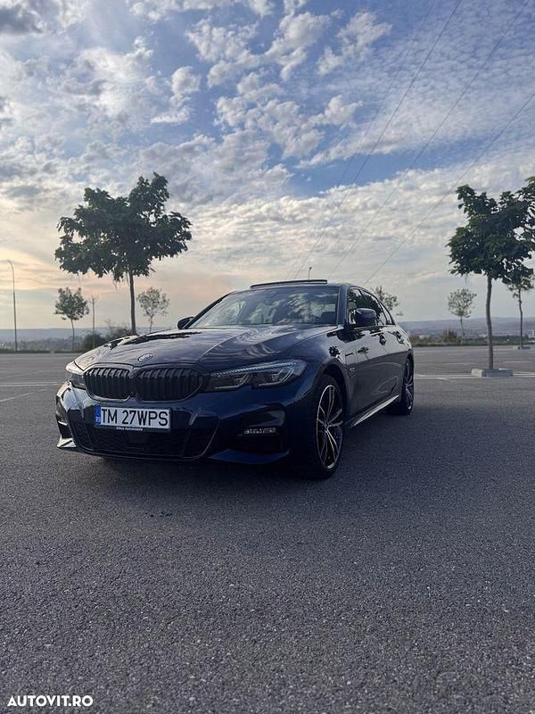 Culoarealbastru Utilizat 2021 BMW 330e Sport Line Berlinǎ | 36.500 EUR (Puțin scump) - Imagine 1/4