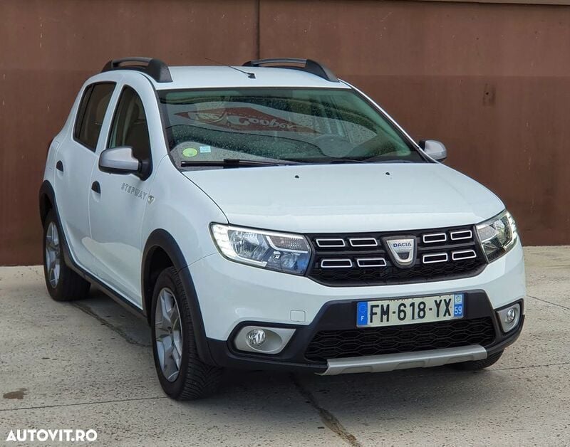 Alb Utilizat 2020 Dacia Sandero Prestige Hatchback | 8.690 EUR (Preț OK) - Imagine 1/4