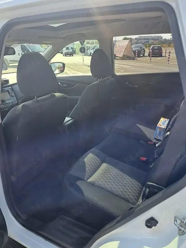 Alb Utilizat 2020 Nissan X-Trail SUV | 18.900 EUR (Preț bun) - Imagine 1/4