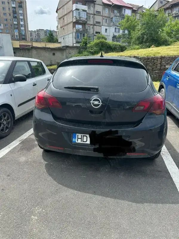 Second-hand Opel Astra 125 CP (91 kW) 2011 Hatchback