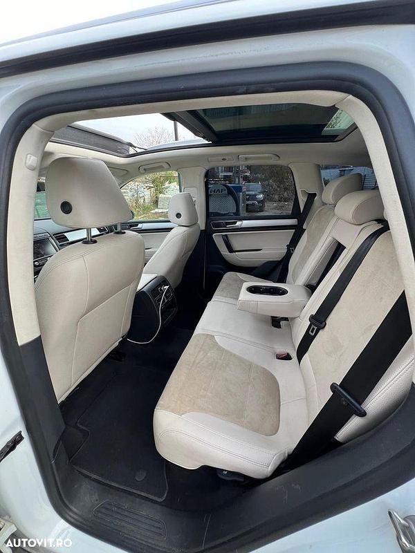 Second-hand VW Touareg 204 CP (150 kW) 2016 Culoarealb SUV