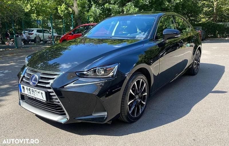 Culoarenegru Utilizat 2018 Lexus IS300h Executive Line Berlinǎ | 22.550 EUR - Imagine 1/4