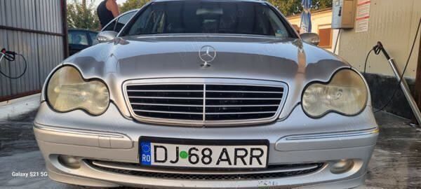 Gri Utilizat 2001 Mercedes C200 Berlinǎ | 2.200 EUR - Imagine 1/4