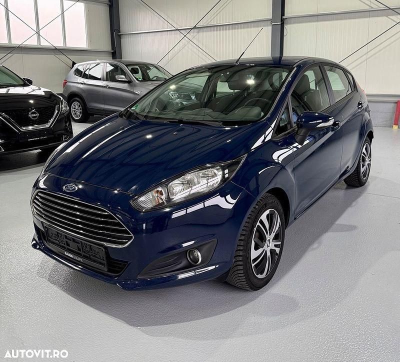 Second-hand Ford Fiesta Trend 75 CP (55 kW) 2013 Culoarealbastru Hatchback