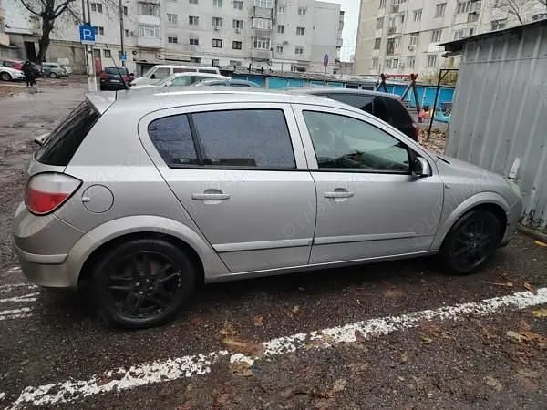 Second-hand Opel Astra 70 CP (51 kW) 2007 Gri Hatchback