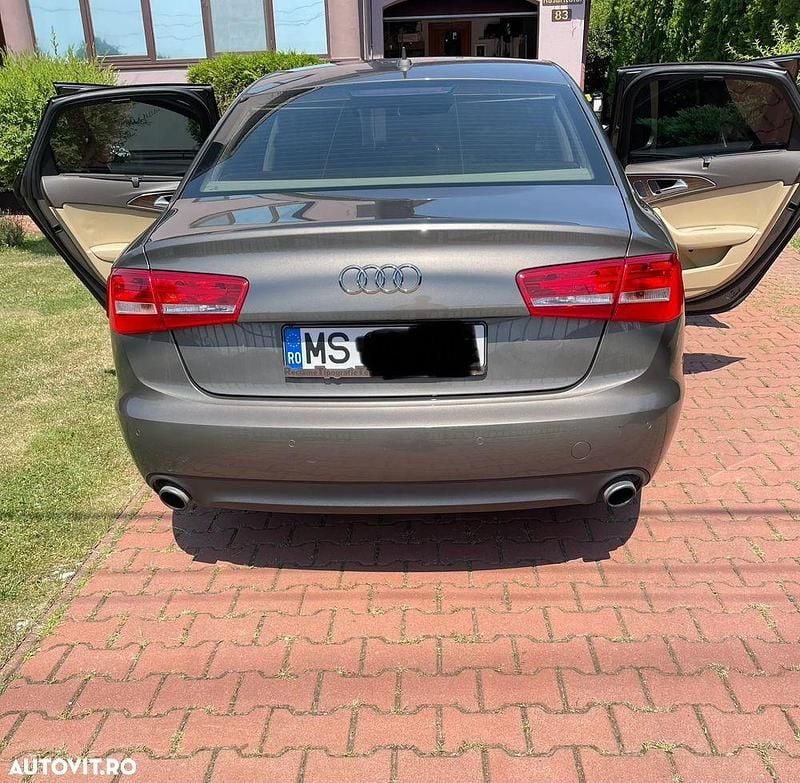 Second-hand Audi A4 Comfort 170 CP (125 kW) 2013 Culoaregri Berlinǎ