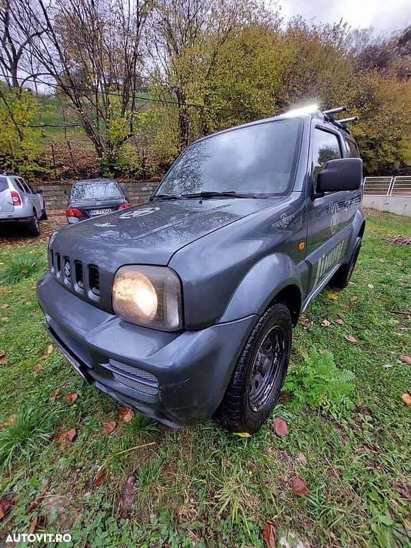 Culoarealbastru Utilizat 2006 Suzuki Jimny SUV | 4.000 EUR (Preț bun) - Imagine 1/4