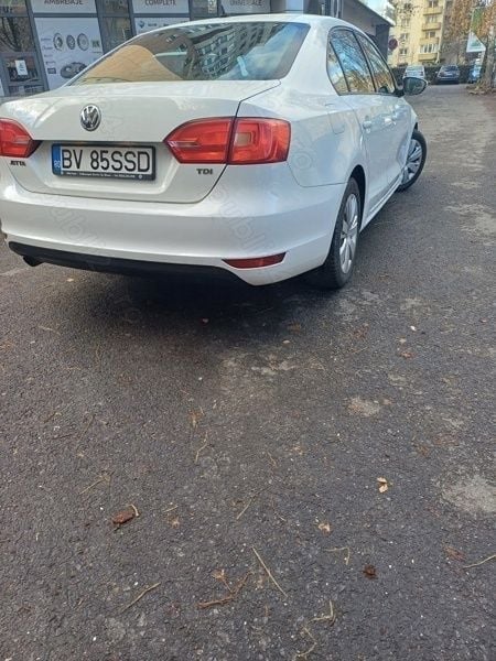 Second-hand VW Jetta 105 CP (77 kW) 2012 Alb Berlinǎ